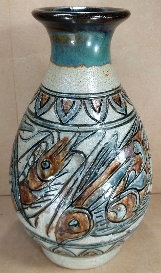 りおくん専用【本物保証】金城次郎 海老魚紋花瓶(海老2魚2）共箱 栞人間国宝美品