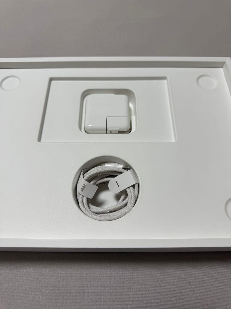 MacBook Air本体 スターライトMagic Mouse付き