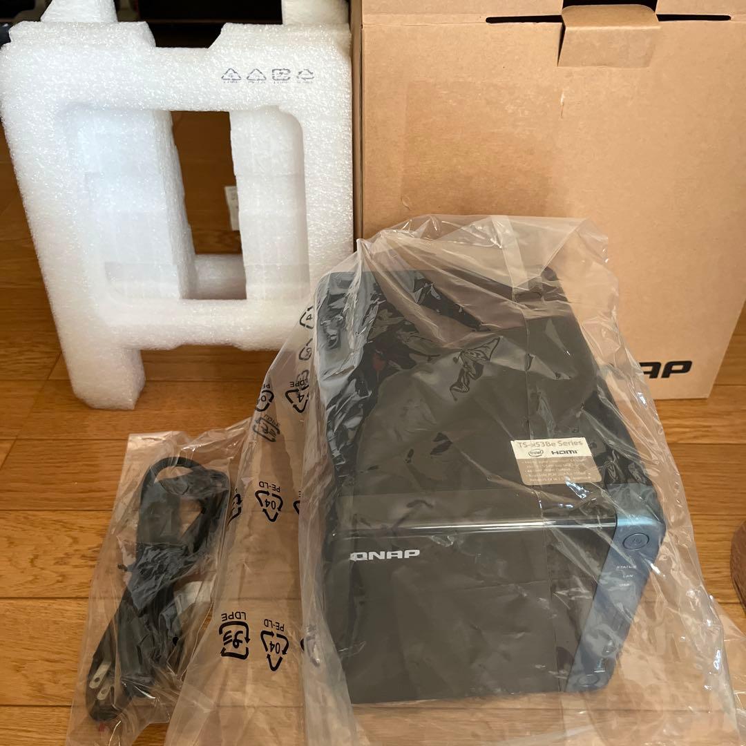 QNAP TS-453Be-4G NAS 中古HDD 4TB×4付