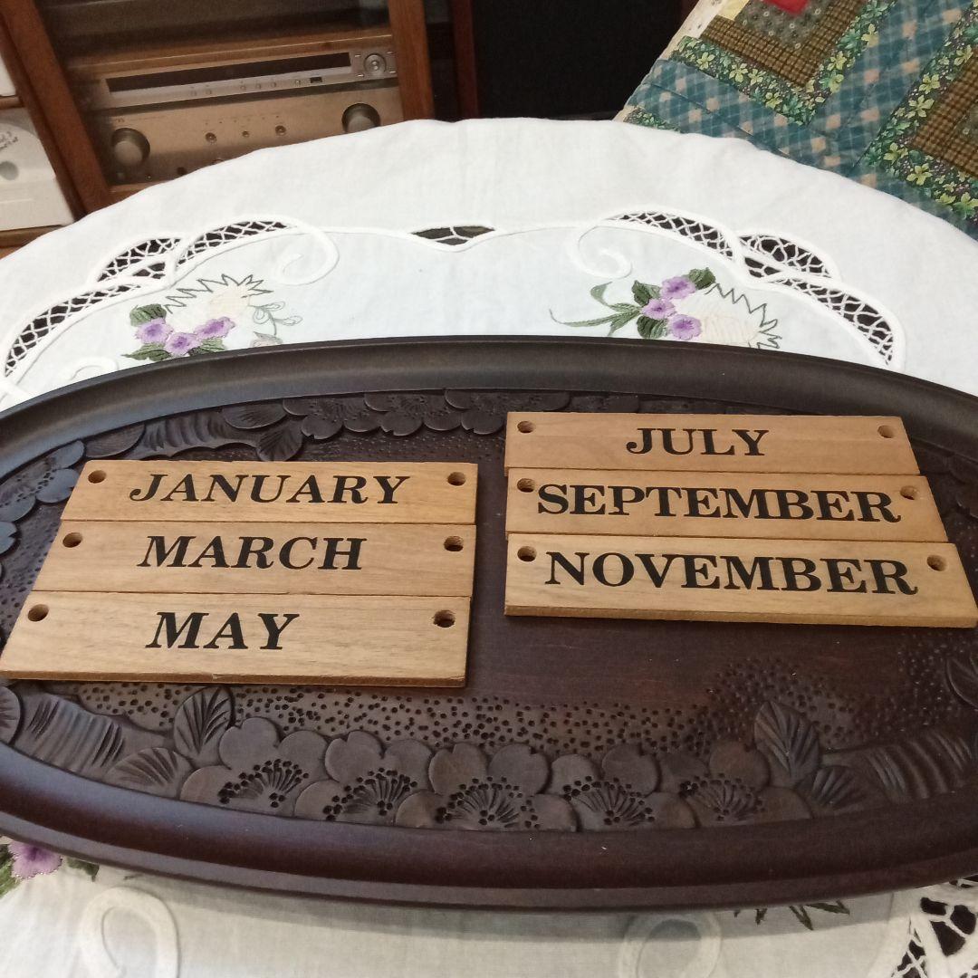 お値下げ木製カレンダー 　 村の風景　アメリカ製　ハンドメイド