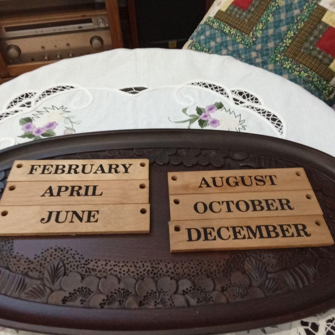 お値下げ木製カレンダー 　 村の風景　アメリカ製　ハンドメイド