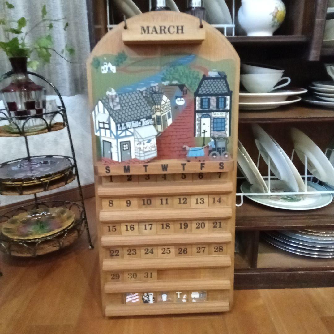 お値下げ木製カレンダー 　 村の風景　アメリカ製　ハンドメイド