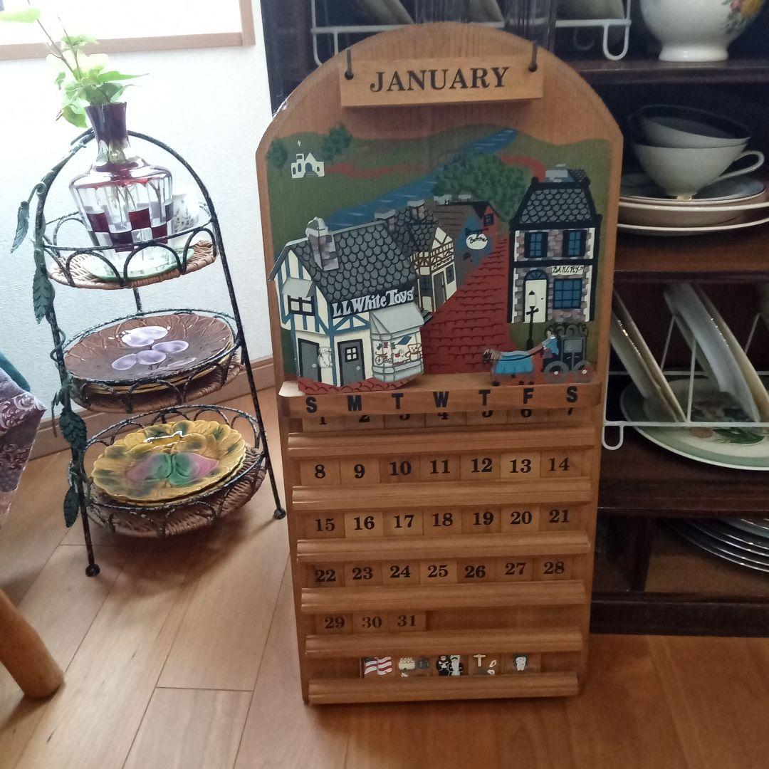 お値下げ木製カレンダー 　 村の風景　アメリカ製　ハンドメイド