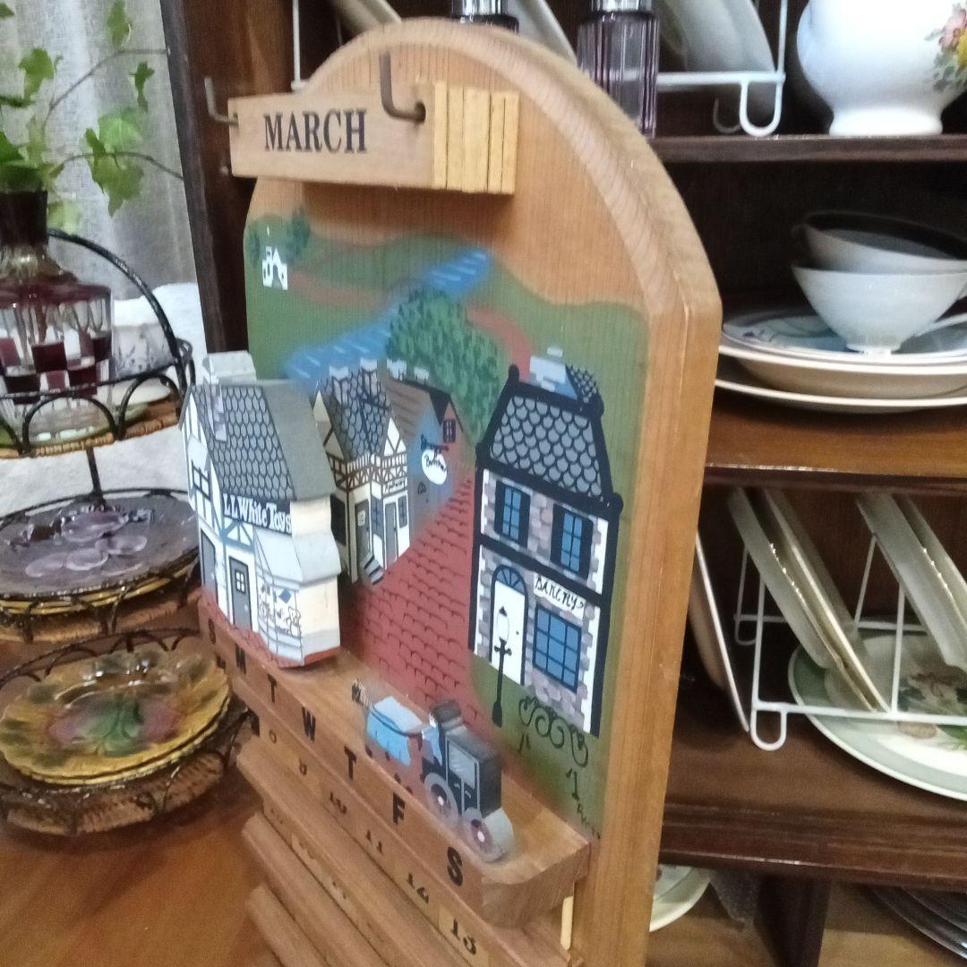 お値下げ木製カレンダー 　 村の風景　アメリカ製　ハンドメイド