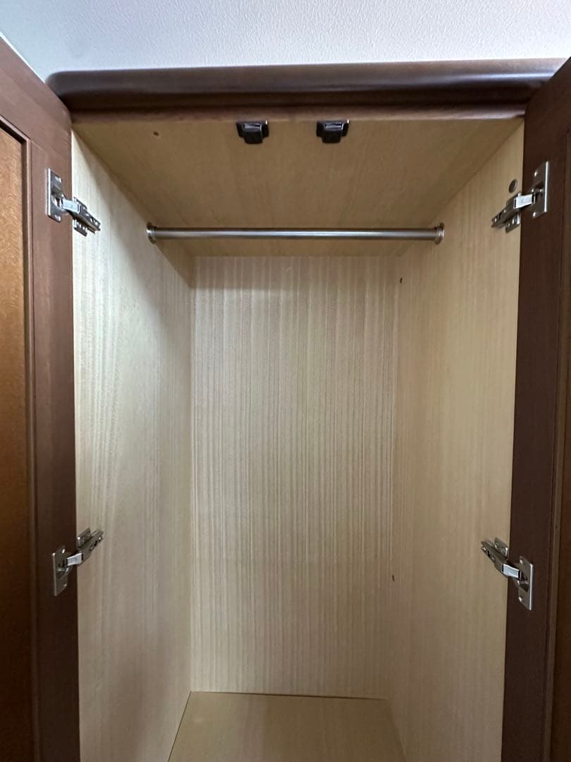 木製4枚扉洋服タンス棚•鏡付き