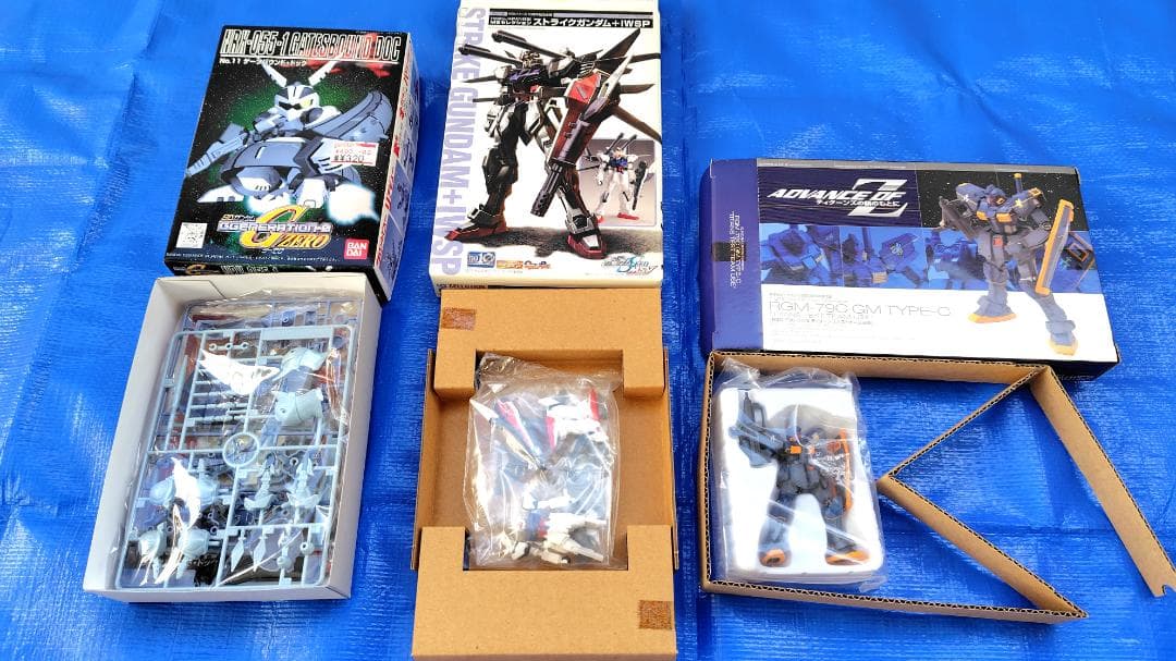 【ガンプラ】　ガンダムHG　セブンイレブンカラーほか　まとめ売り