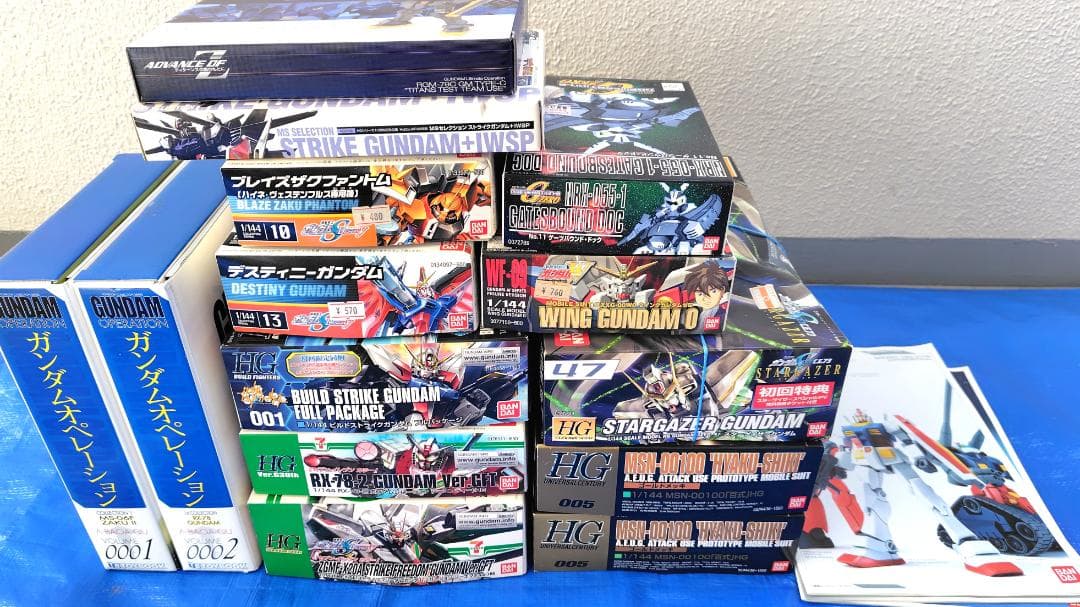 【ガンプラ】　ガンダムHG　セブンイレブンカラーほか　まとめ売り