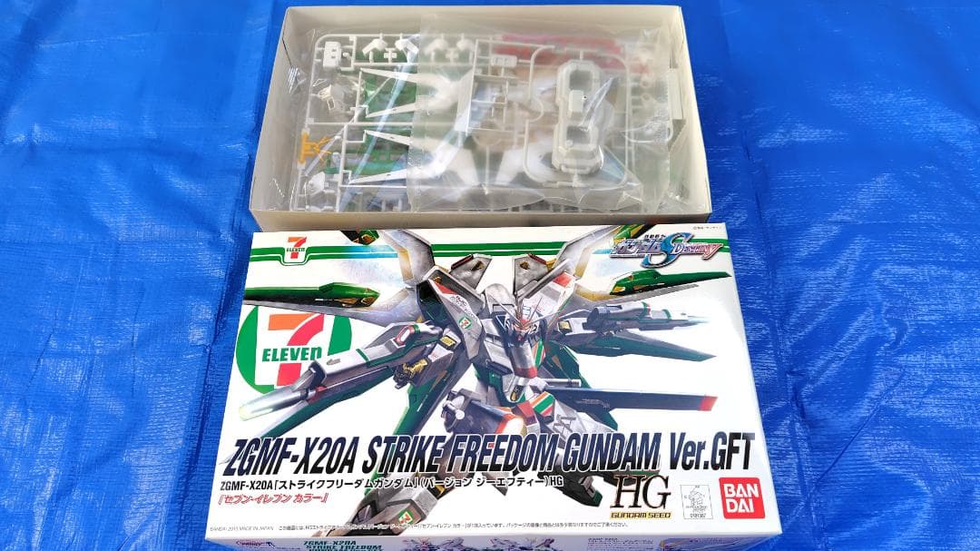 【ガンプラ】　ガンダムHG　セブンイレブンカラーほか　まとめ売り