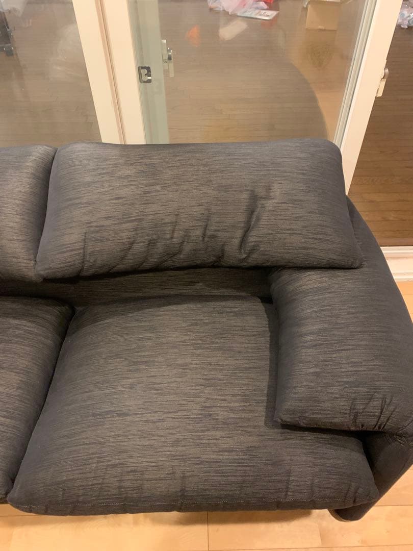 Cassina ダークグレー 3人掛けソファ