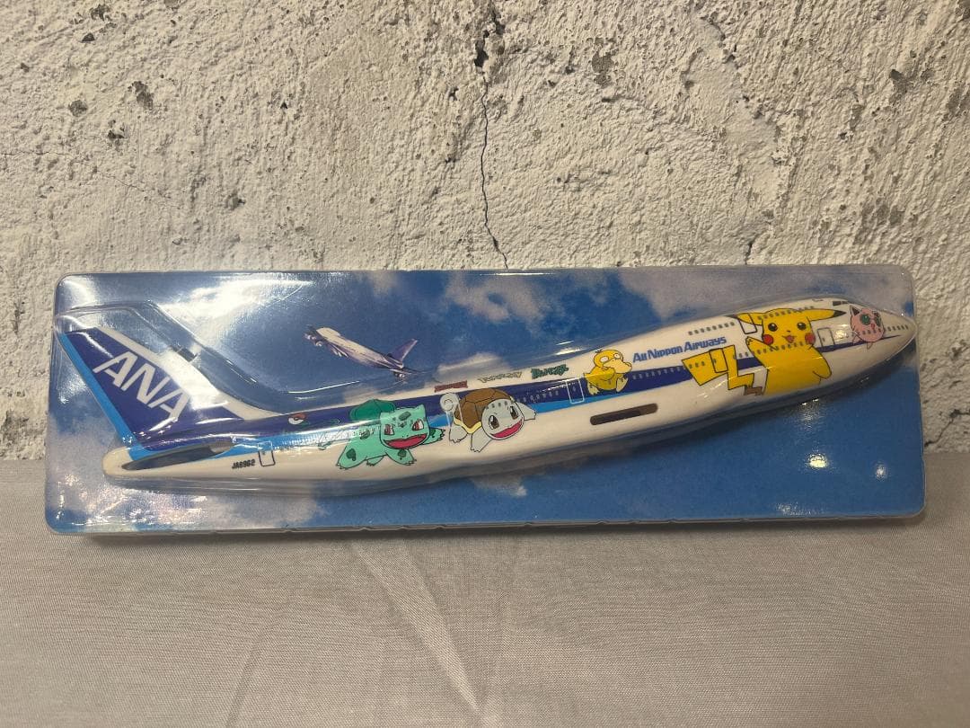 ANA ポケモンジェット 2000　B747-400 JA8962