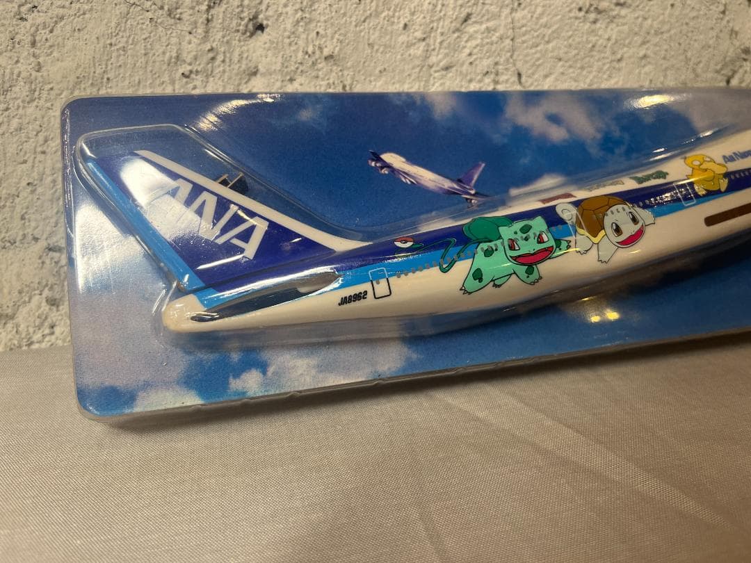 ANA ポケモンジェット 2000　B747-400 JA8962