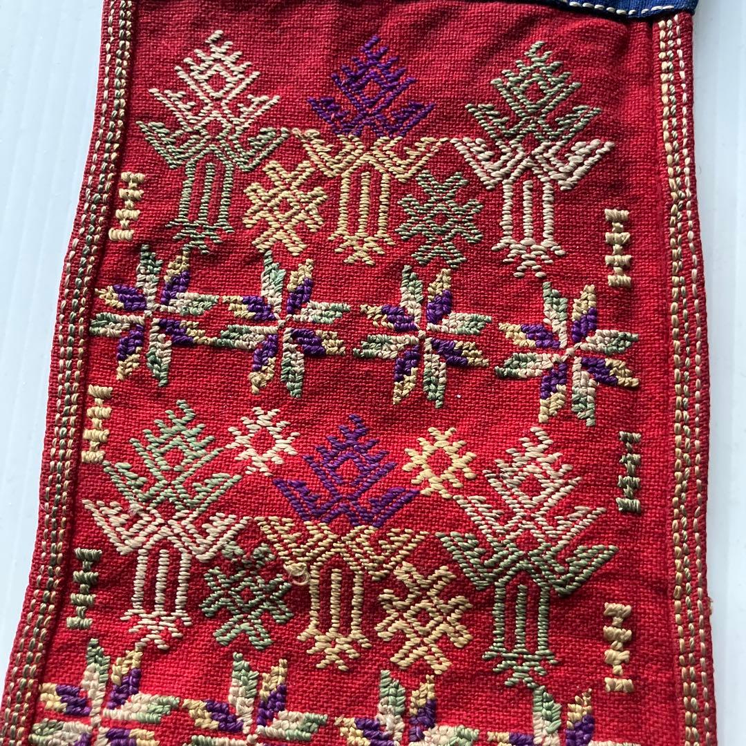 アンティーク古布　トルコ少数民族ヨルク族の刺繍サッシュ