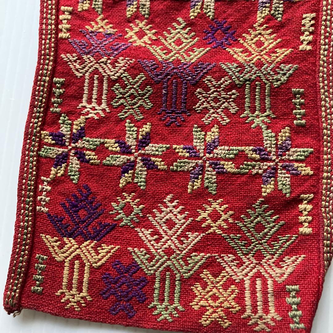 アンティーク古布　トルコ少数民族ヨルク族の刺繍サッシュ