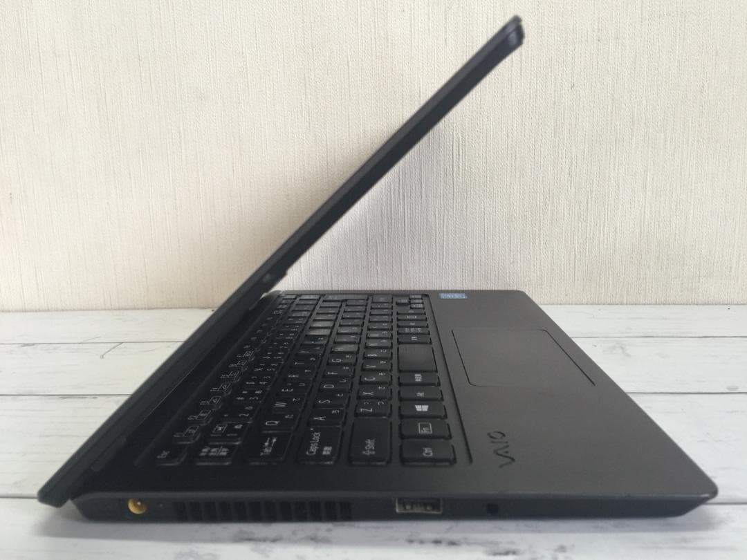 SONY VAIO VJS111D 11.6型　軽量・コンパクトノートパソコン