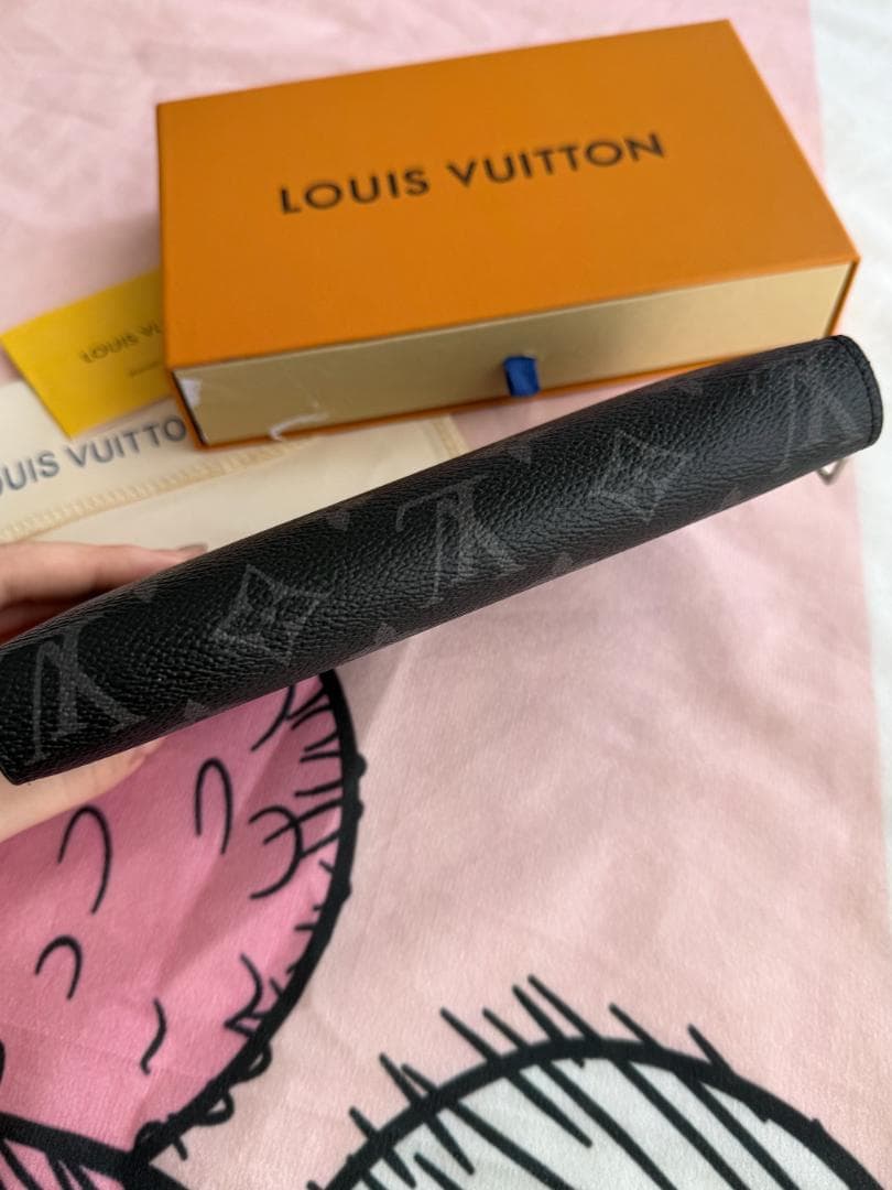 LOUIS VUITTON ブラック長財布