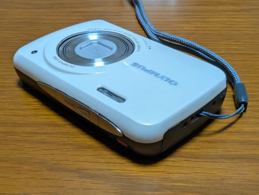 OLYMPUS VH-210 ホワイト コンパクトデジタルカメラ