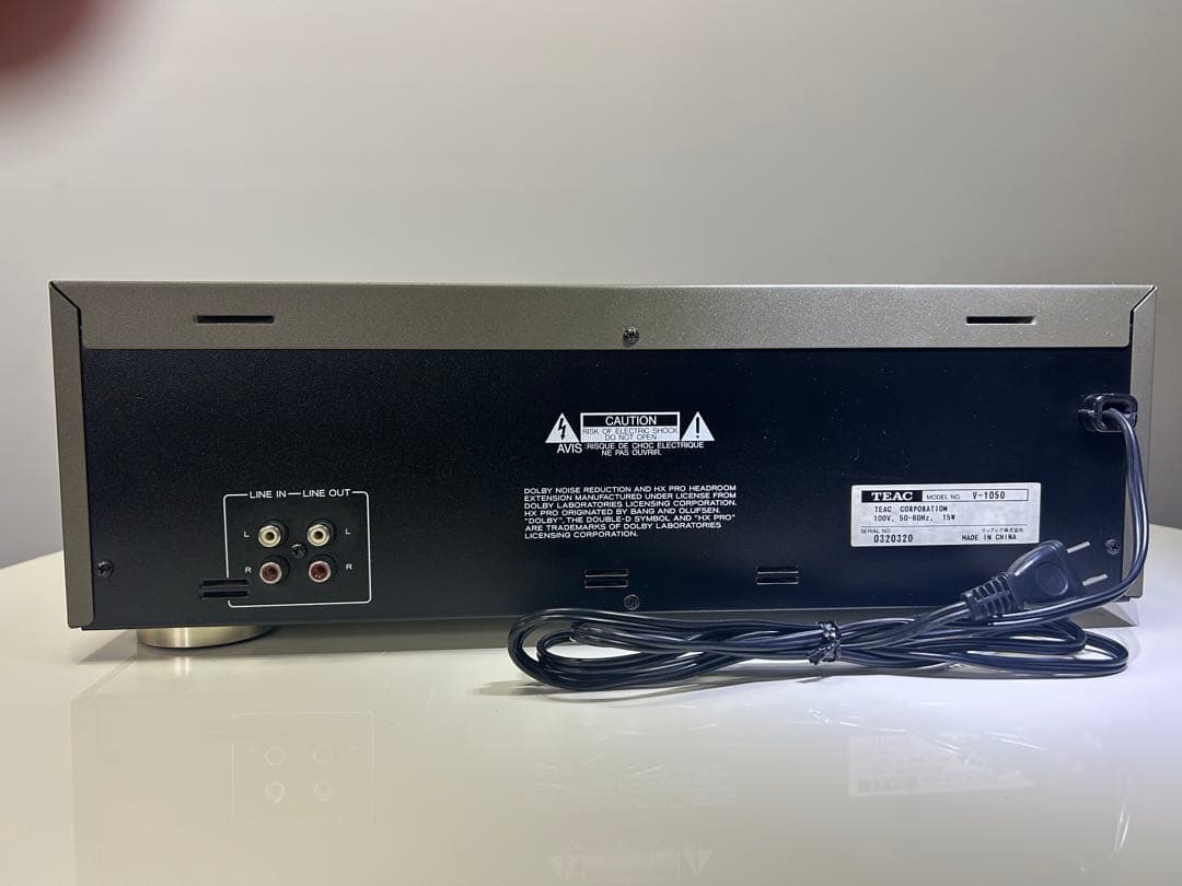 TEAC V-1050 カセットデッキ　【見直し再出品】