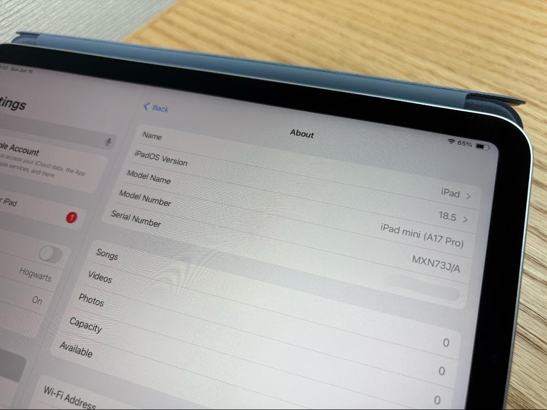 iPad mini 第7世代 Wi-Fi 128GB Smart Folio付き