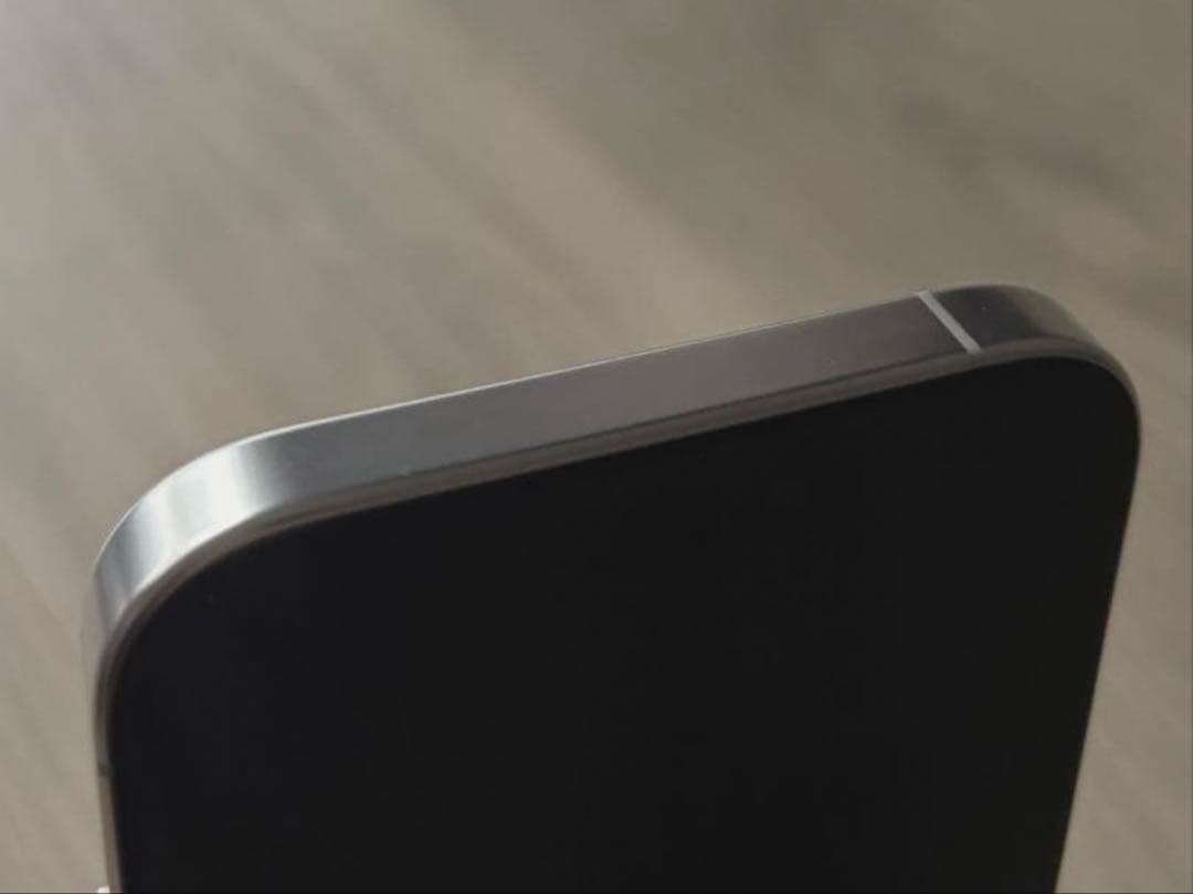 本日最終値下げ希少！コメント要　美品　iPhone16pro ホワイトチタニウム