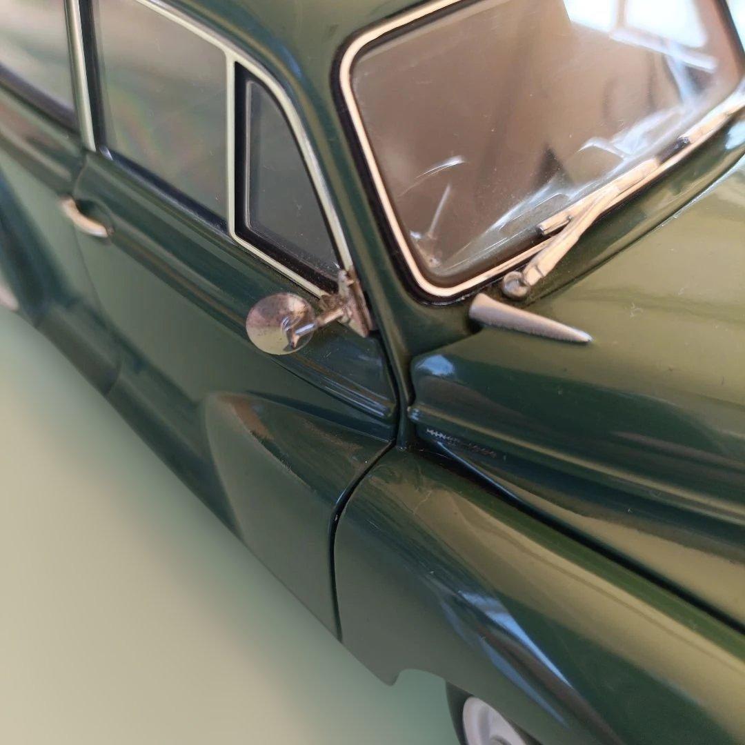 ミニチャンプス製　モーリスマイナー