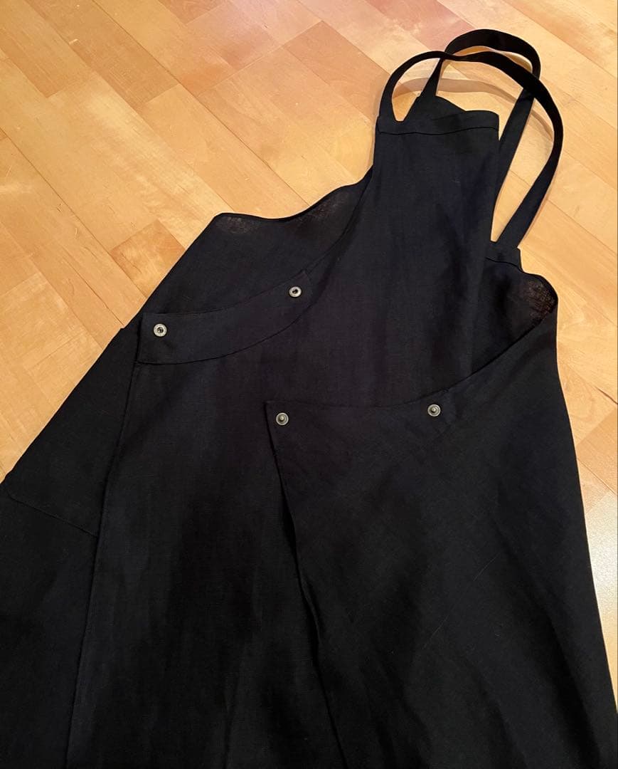 エプロン　ポシェット付　Kuguri 装着簡単　ブラック　未使用品