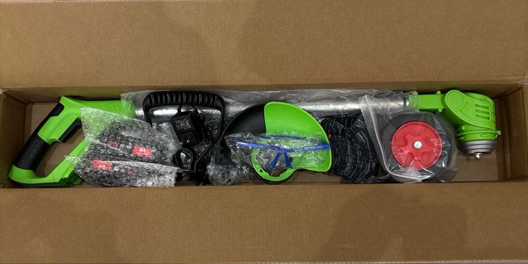 草刈り機 充電式 21V バッテリー2個付き 1880W 低騒音 伸縮可 補助輪