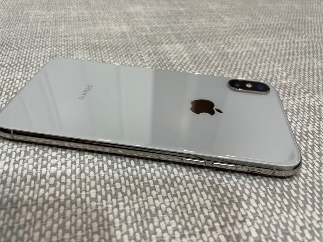Apple iPhone X シルバー　256GB 本体