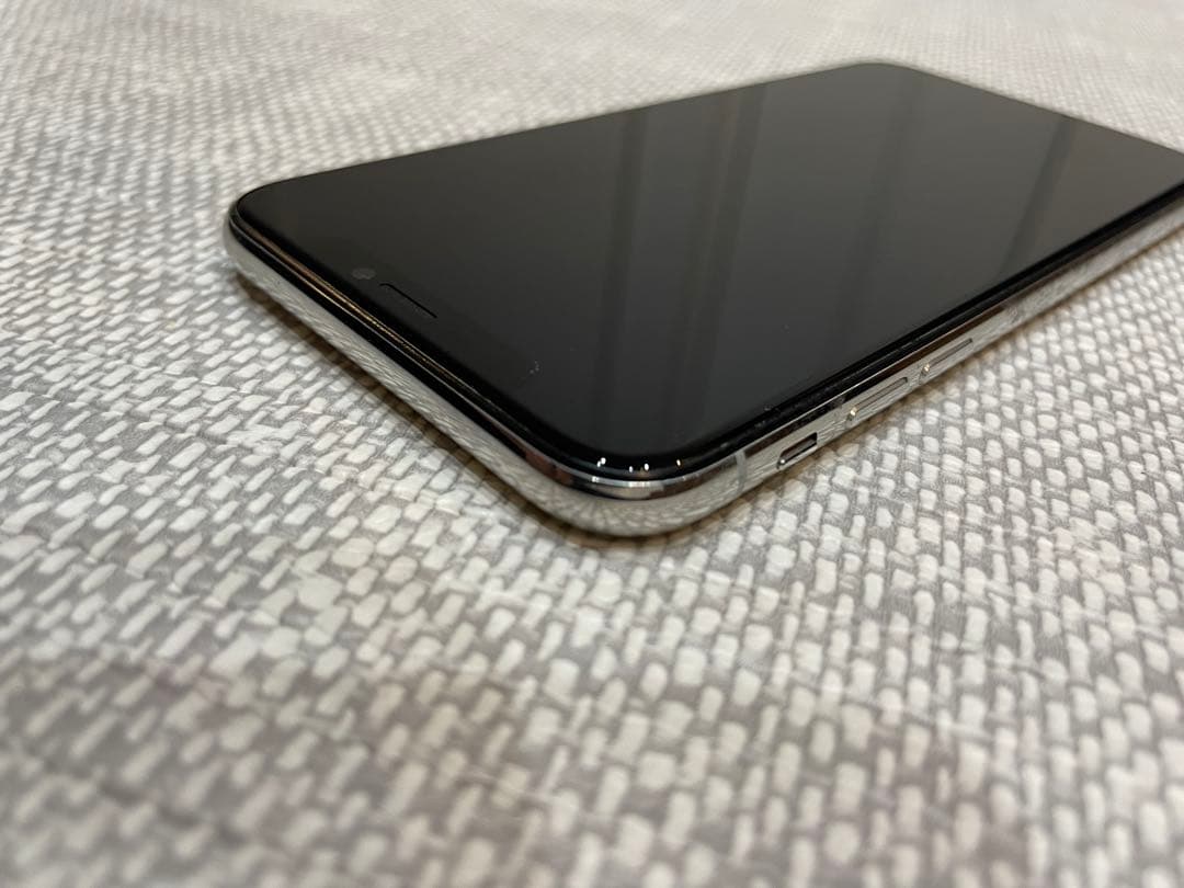 Apple iPhone X シルバー　256GB 本体