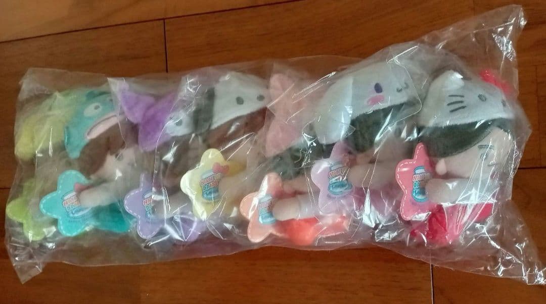 なにわ男子　サンリオ コラボ　マスコット マルチポーチ チャーム　キーホルダー