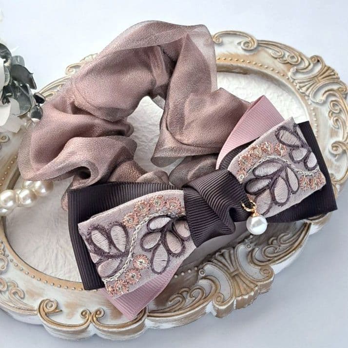 まいちん 様お取引中⭐3307⭐❣️大人可愛い華やかアクセ❣️オリジナル✴インド刺繍