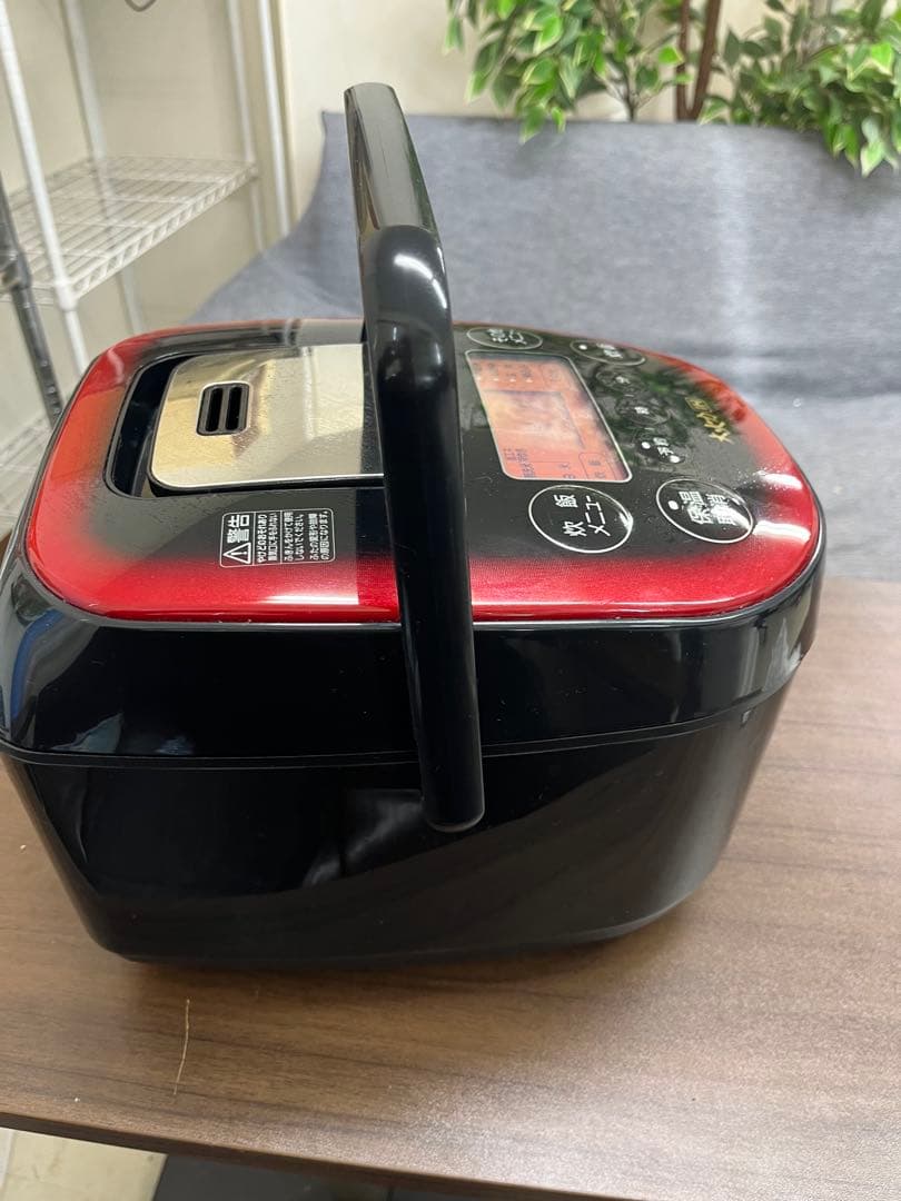 アイリスオーヤマ 大火力IH炊飯器 黒・赤　2022年製