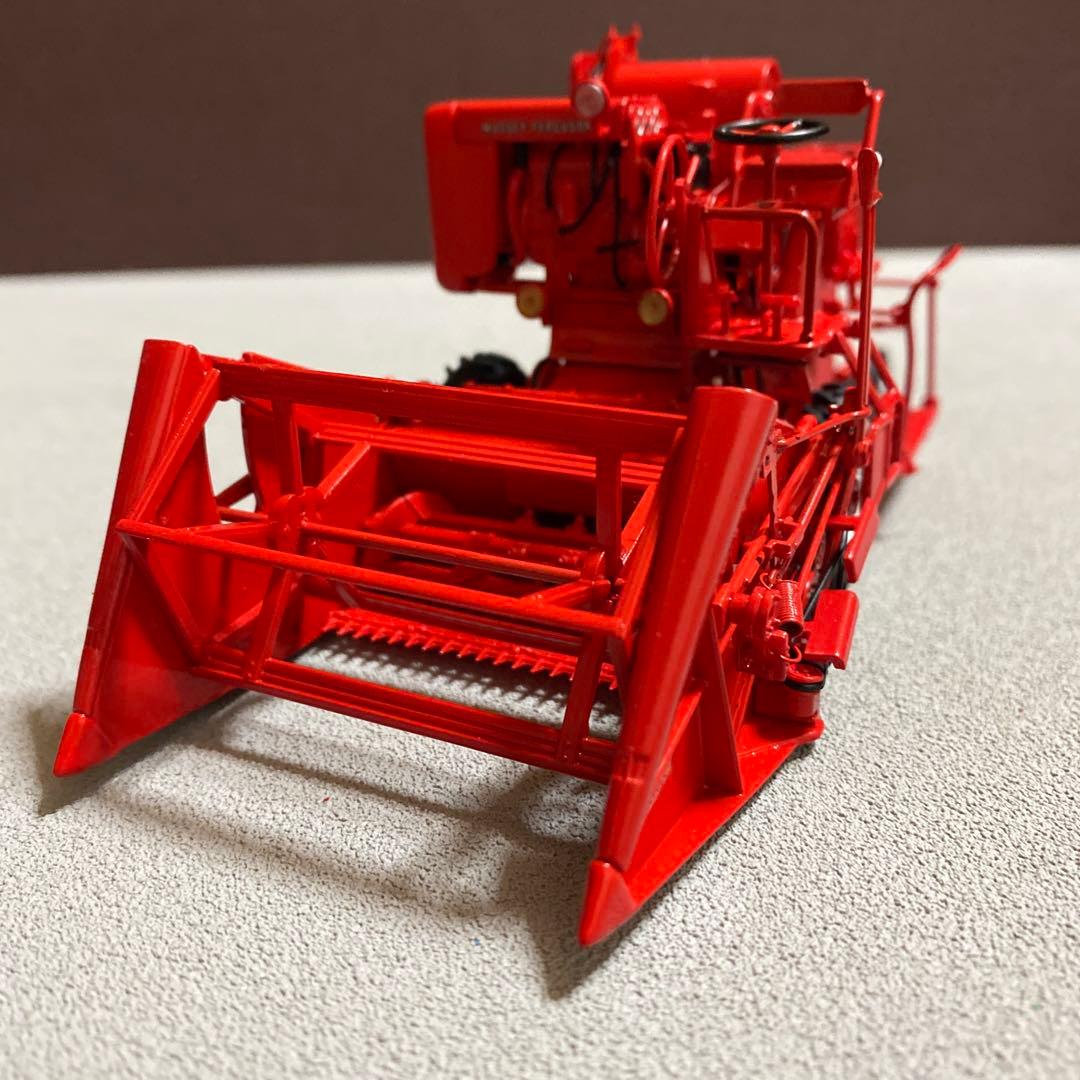 1/32 マッセィファーガソン　MF830 コンバイン