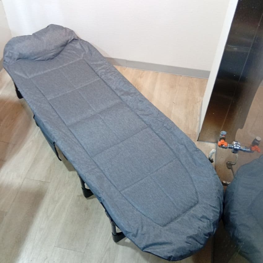 032905 新品【折りたたみベッド】　※輸送傷ありの可能性