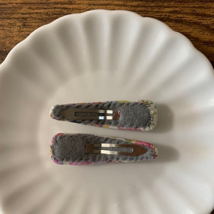 【57】リバティプリント使用　ハンドメイド　パッチンピン　ヘアピン　2個セット