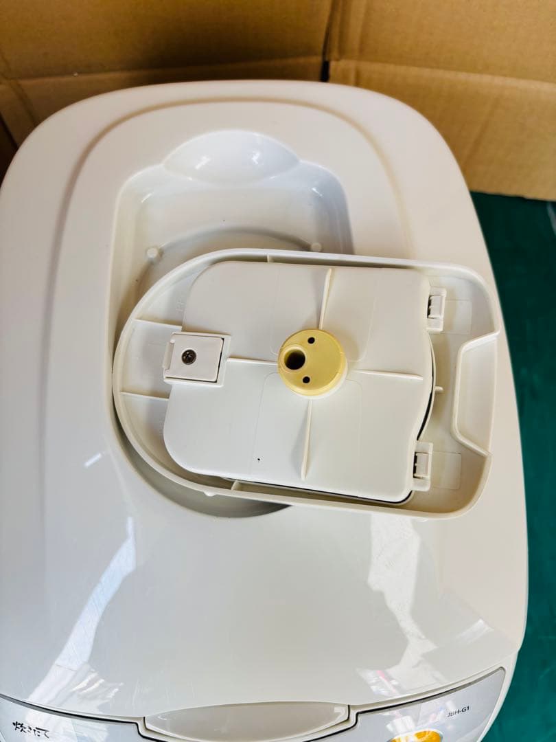 タイガー魔法瓶　炊飯器 1升 炊きたて JBH-G181W2023年製　ホワイト
