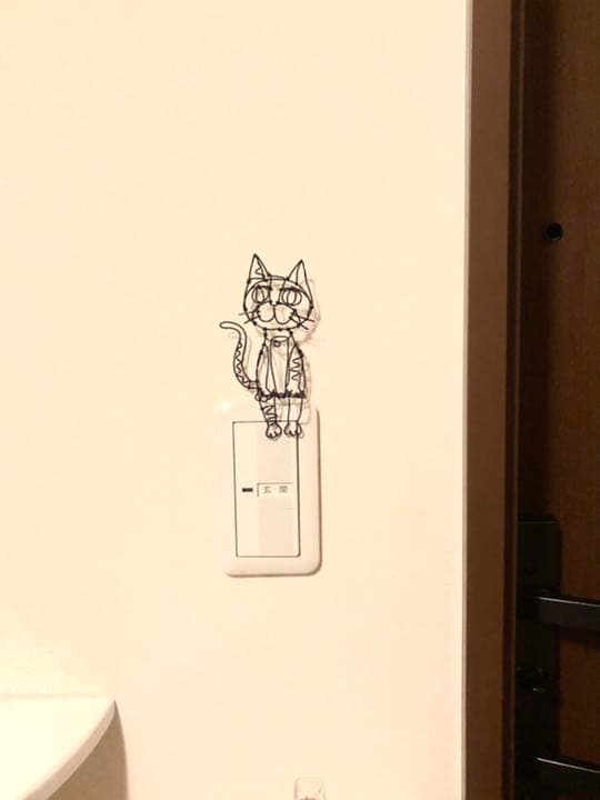 ワイヤーアート　スイッチ座り猫