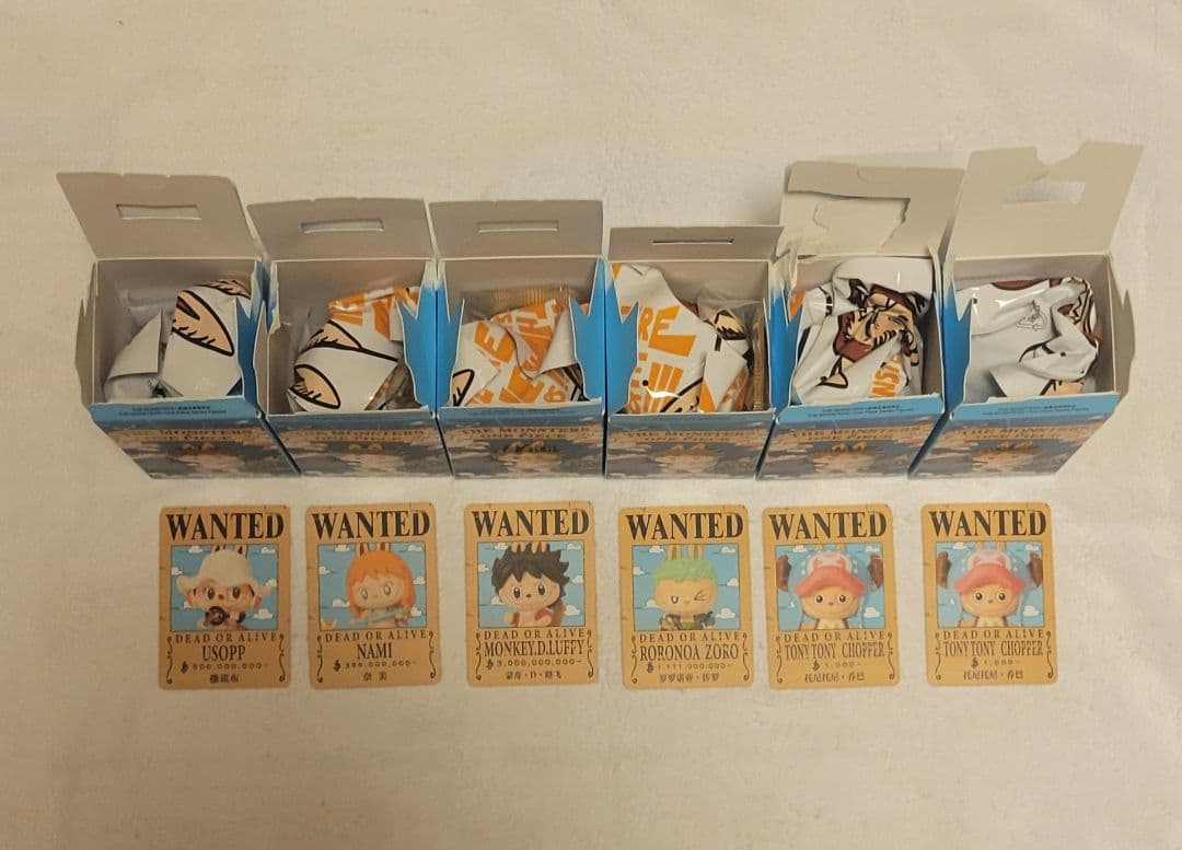 ワンピース　ラブブ　フィギュア　POP MART