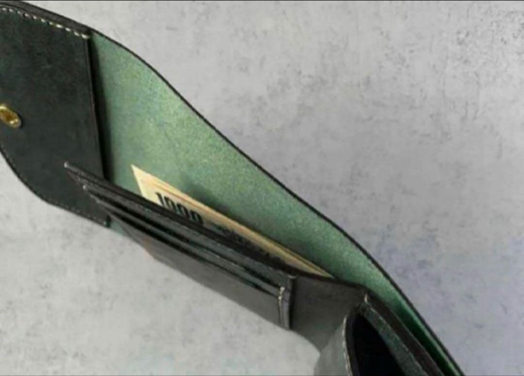 イタリアンレザーコンパクト三つ折り財布