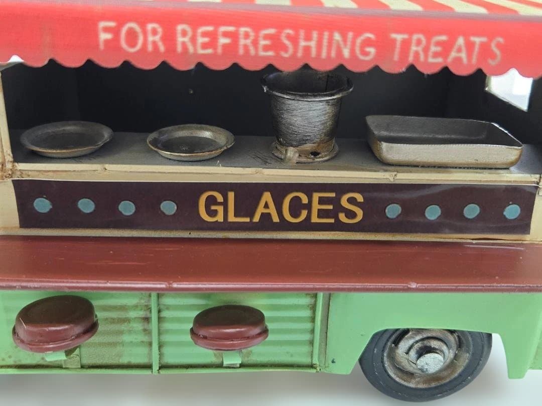 ブリキ　キッチンカー　ヴィンテージ風オブジェ