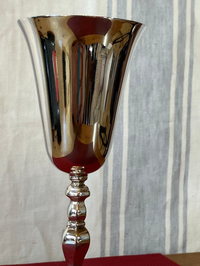 ①VAROSA VALENTi銀メッキ装飾カップ（ワインカップ）1個　箱付き