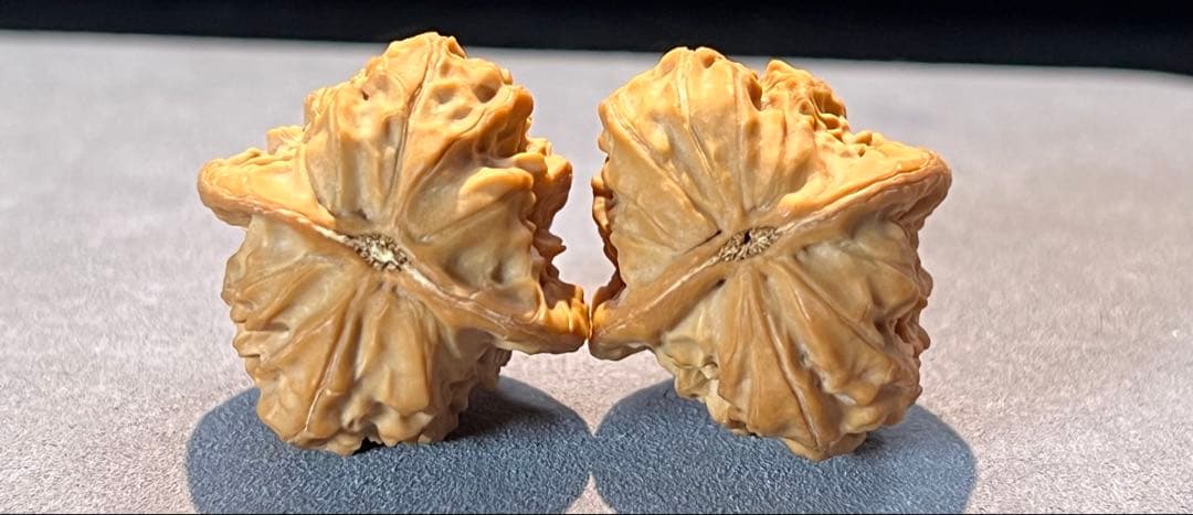 文玩堂：北京十三陵の「鶏心」文玩クルミ（高級品）