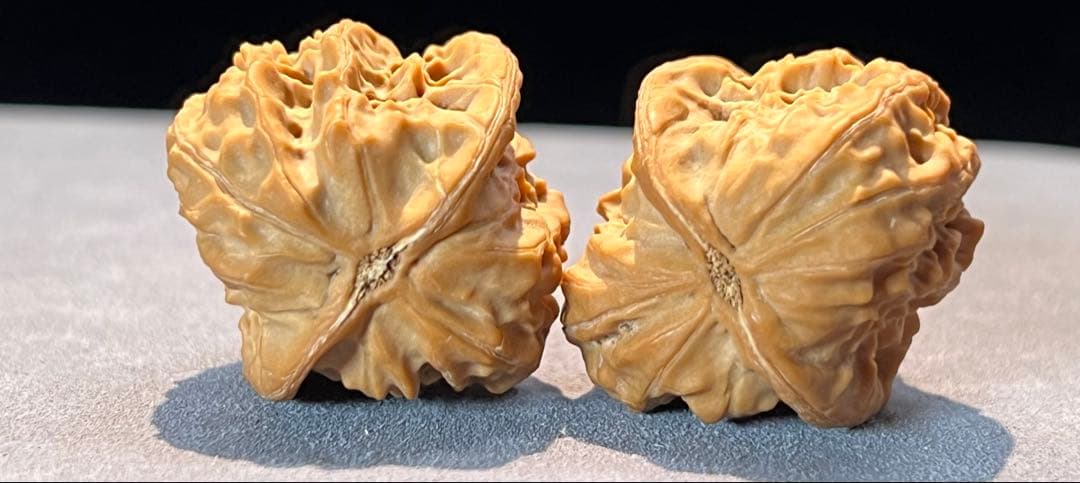 文玩堂：北京十三陵の「鶏心」文玩クルミ（高級品）