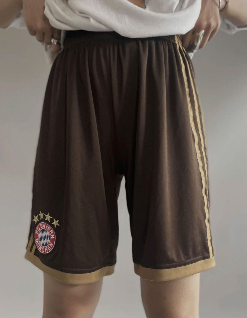 aiko 着用 バイエルン ミュンヘン 13-14 アウェイ レプリカ ショーツ