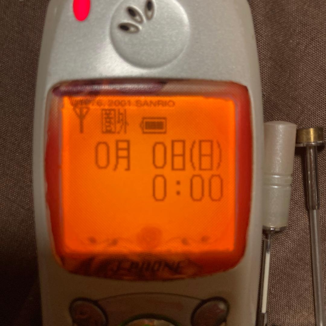TOSHIBA PST-1001 携帯電話 シルバー SANRIO使用