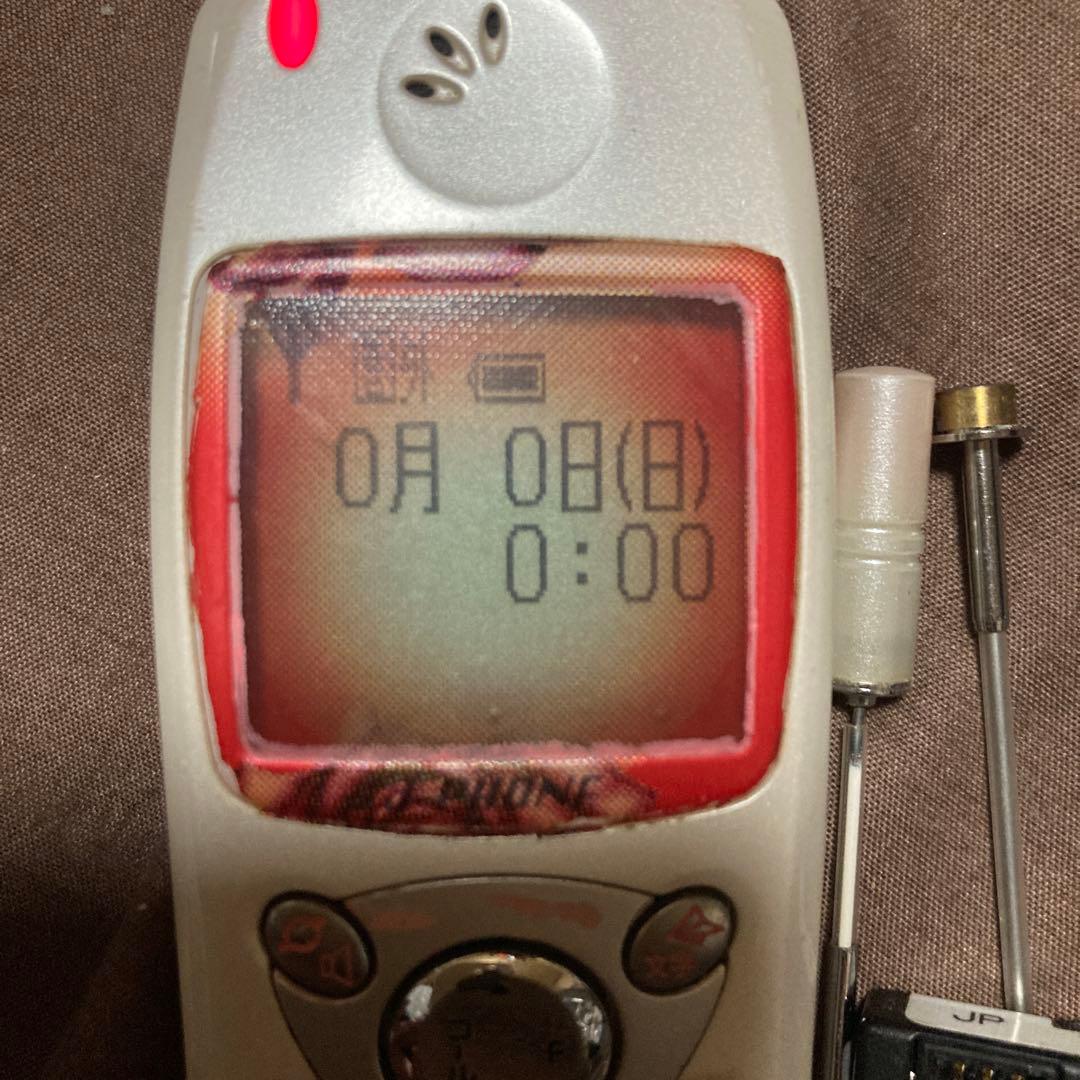 TOSHIBA PST-1001 携帯電話 シルバー SANRIO使用
