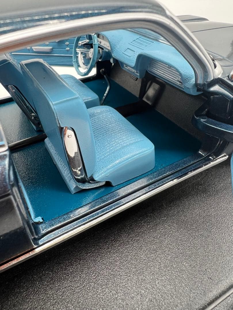 No54ミニカー1/18箱あり 63 CHEVROLET CORVAIR