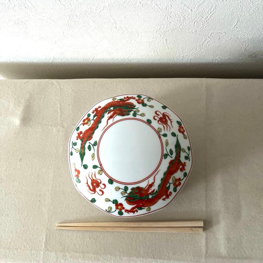 ☆M450 ○たち吉　赤絵　龍柄　蓋付き2段重【未使用】　美しい
