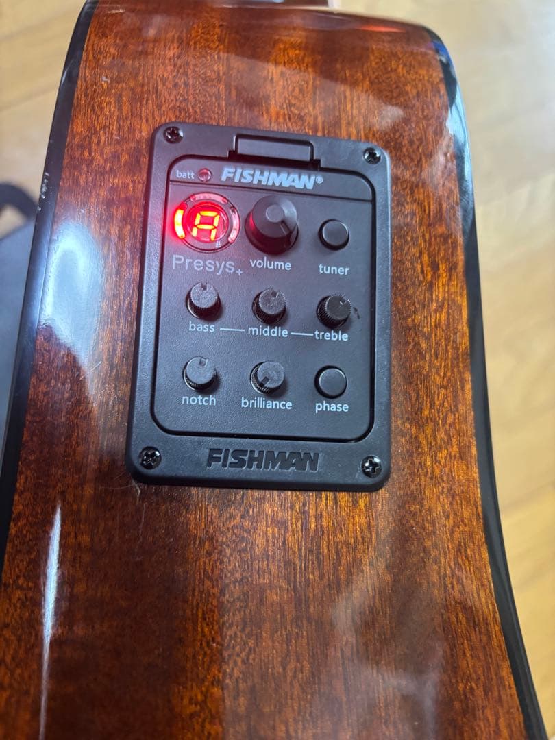 GUILD D-125 NAT 単板 ネック補修歴あり。エレアコ仕様