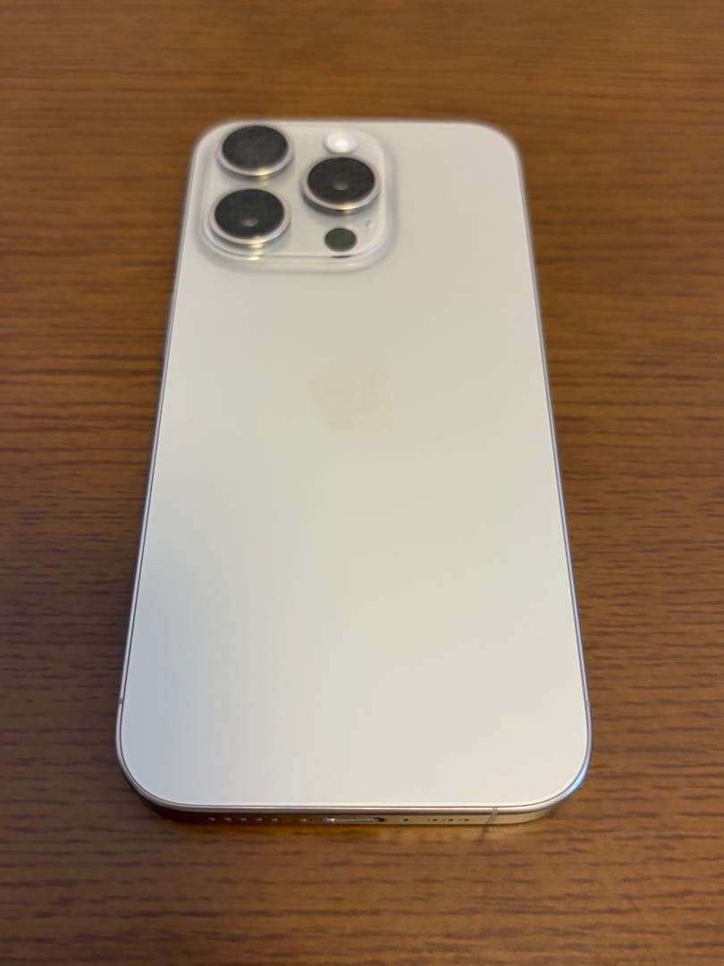 【美品】iPhone 15 Pro 128GBナチュラルチタニウム SIMフリー