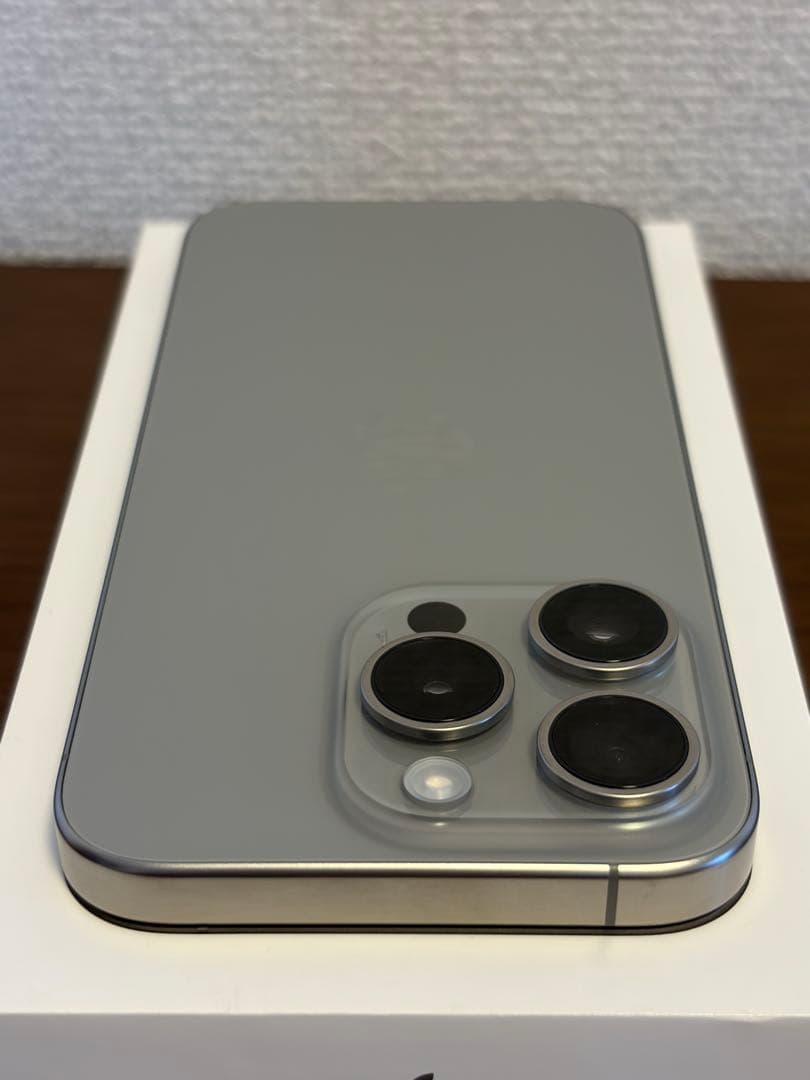 【美品】iPhone 15 Pro 128GBナチュラルチタニウム SIMフリー